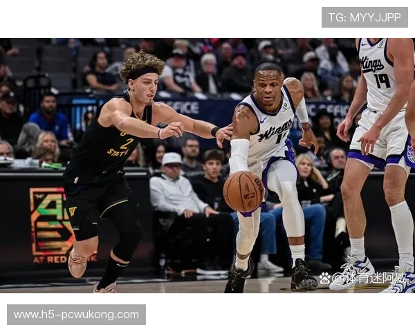 安德鲁·威金斯通过高效无球跑动提升防守转换速度明显超越队内同位置球员