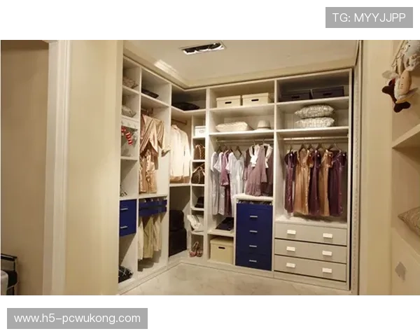 威少衣柜里塞满高定，训练完直接换装走秀？